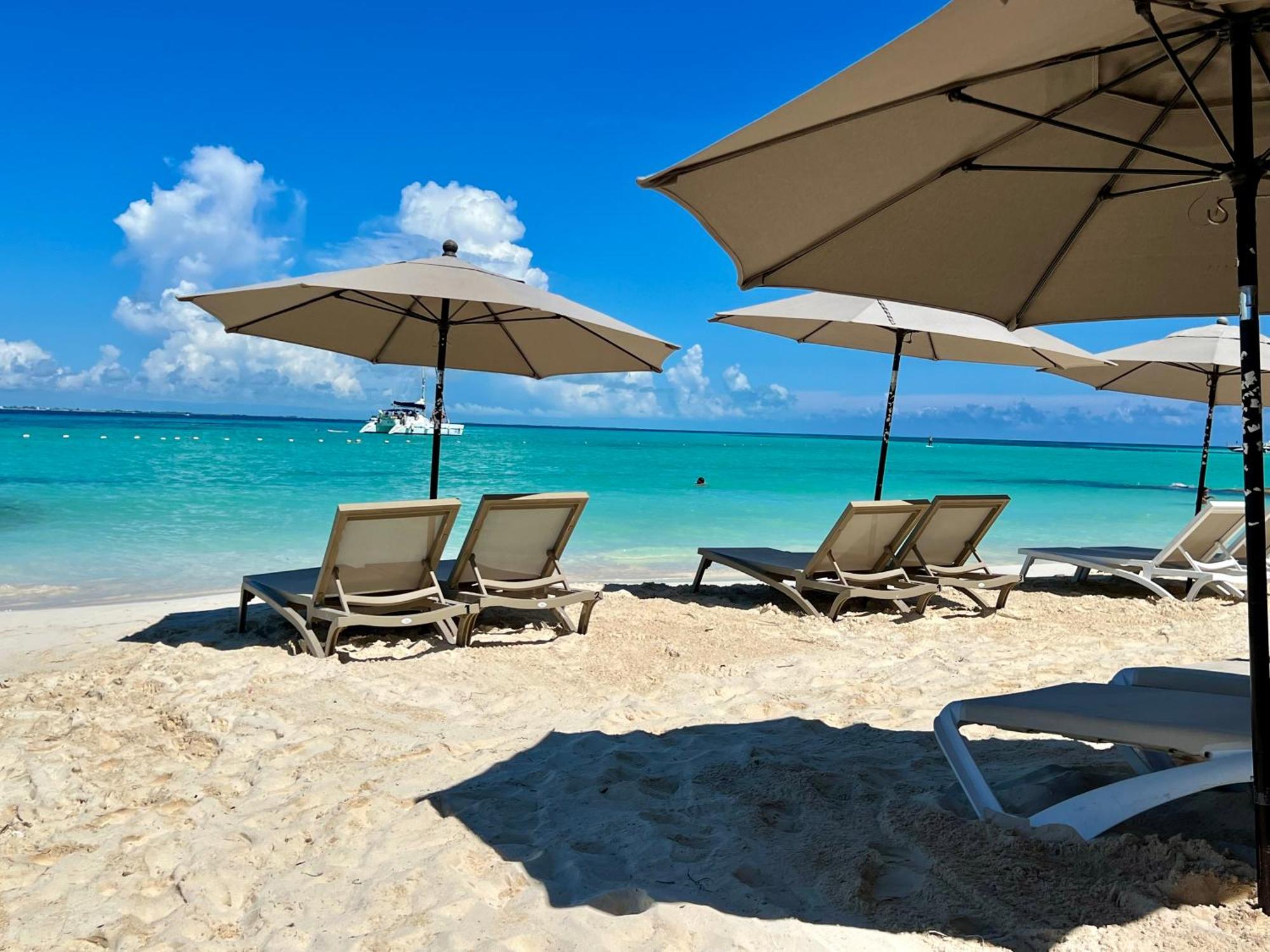 Cuxos Hotel Beachfront Исла Мухерес Екстериор снимка