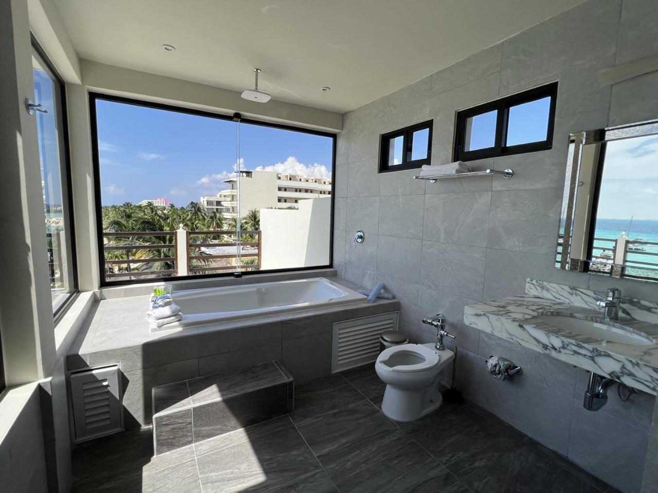 Cuxos Hotel Beachfront Исла Мухерес Екстериор снимка