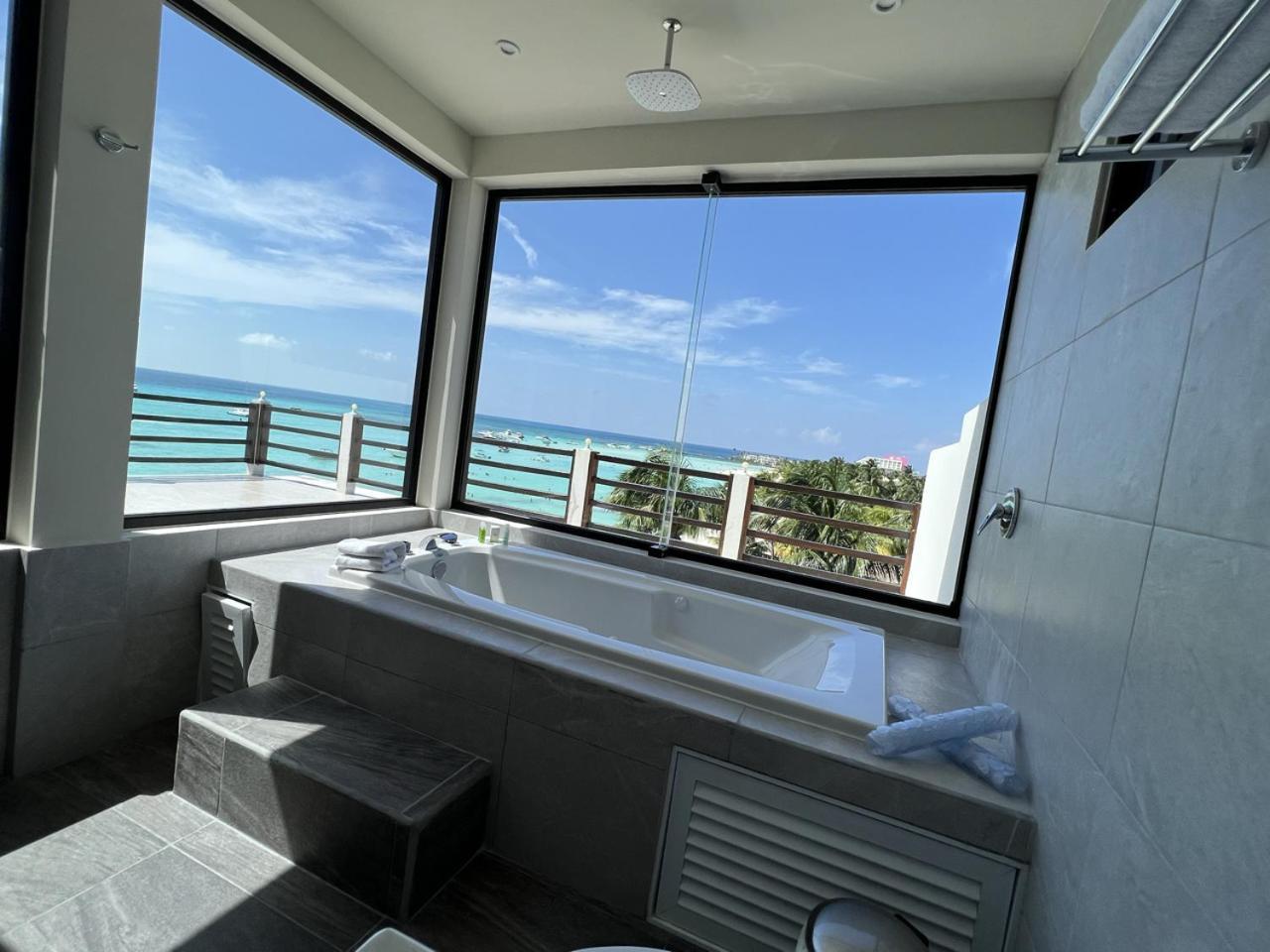 Cuxos Hotel Beachfront Исла Мухерес Екстериор снимка